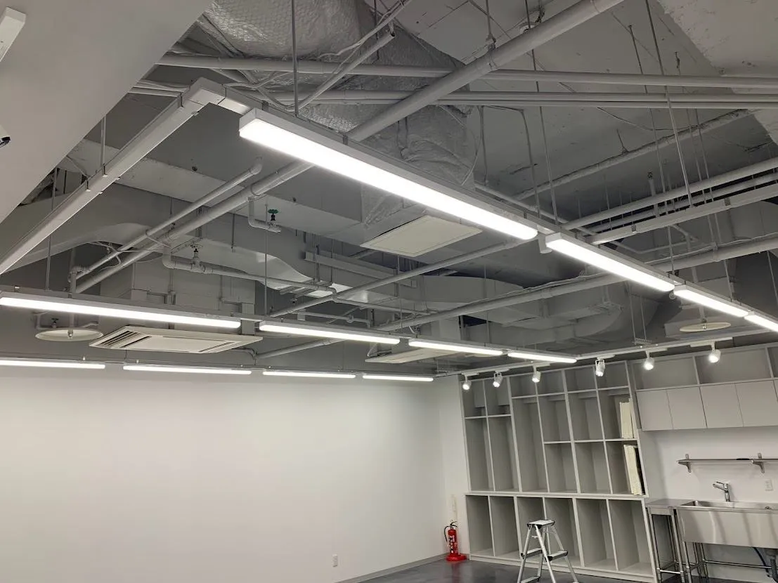 福岡市 店舗天井スケルトン(レースウェイ)工事